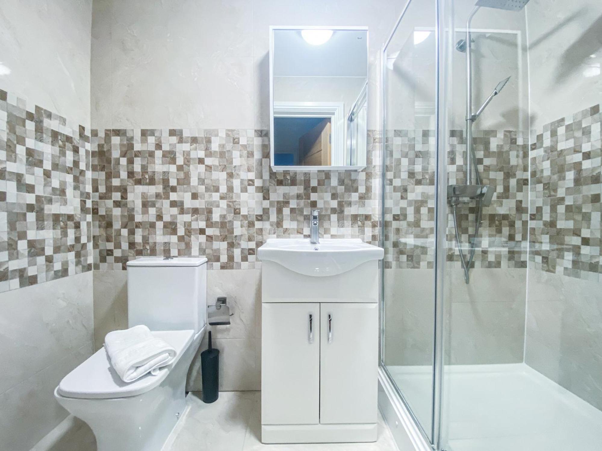 2 Bedroom City Centre Apartment In High Wycombe With Parking エクステリア 写真